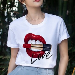 Röda läppar - kula - Kärlek - tryckt T-shirt