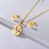 Creative V letter necklace - 18k gold