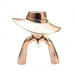 Lady wearing hat - brooch