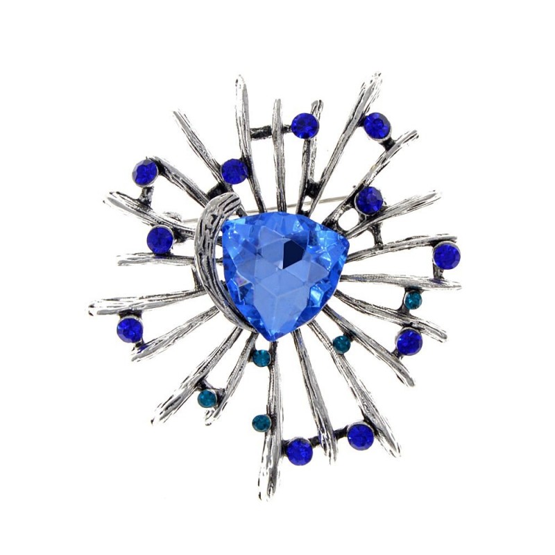 Very stylish - rhinestone crystel brooch - give it to a love one as a gift Very stylish - rhinestone crystel brooch - give it to a love one as a gift
