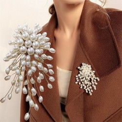 Branch with oval pearls - fashionable brooch