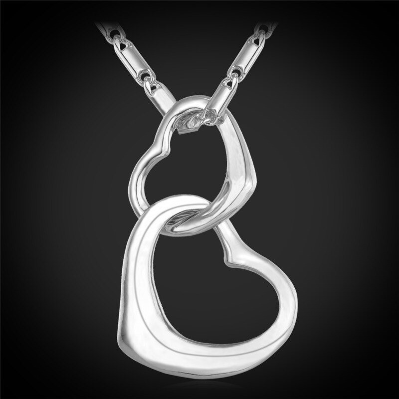 Moderiktigt halsband med dubbelt hjärthänge
