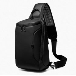 Trendig crossbody-väska - ryggsäck för 9,7" iPad - med USB-laddningsport - vattentät