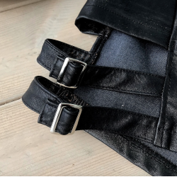 Sexiga korta shorts - läder