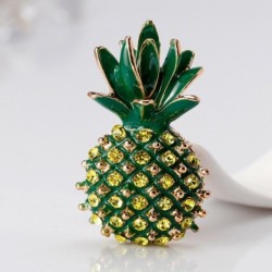 Elegant brosch med grön kristall ananas