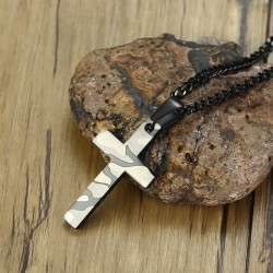 Hänge med kamouflagekors - halsband i rostfritt stål