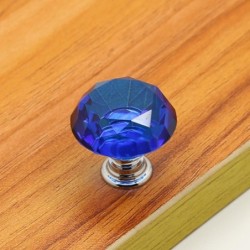 Eleganta möbelknoppar - glasdiamantform