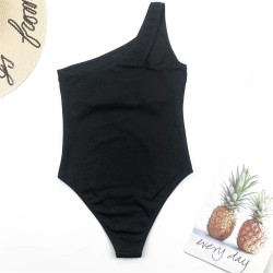 Sexig ribbad baddräkt i ett stycke - off shoulder - utskuren design