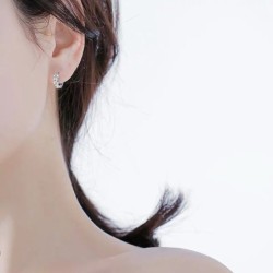 Små runda örhängen - blommor / zirconia - 925 sterling silver