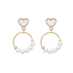 White heart earrings - round pearl pendantEarrings