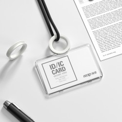 Genomskinlig ID-kortshållare - med snodd