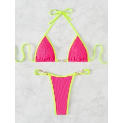 Sexig bikiniset - med metalldekorationer