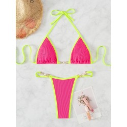 Sexig bikiniset - med metalldekorationer
