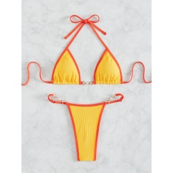 Sexig bikiniset - med metalldekorationer