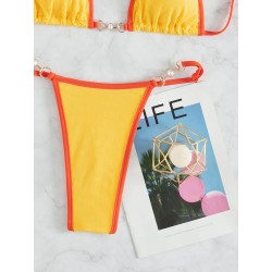 Sexig bikiniset - med metalldekorationer