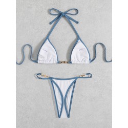 Sexig bikiniset - med metalldekorationer