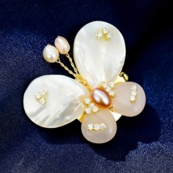 Pearl shell butterfly - with crystals / pearlsBrooches