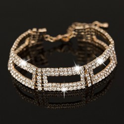 Elegant bred kristallarmband