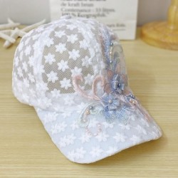 Tunn baseballkeps i spets - broderade blommor/blad