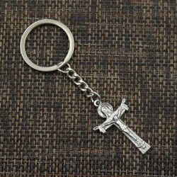 Jesus på korset - nyckelring i metall