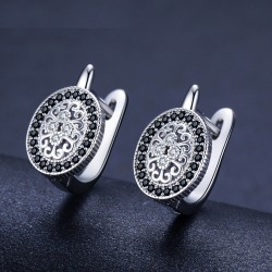 Eleganta runda silverörhängen - vita/svarta kristaller