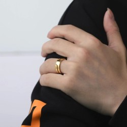 Ring i rostfritt stål för män och kvinnor - trendig design