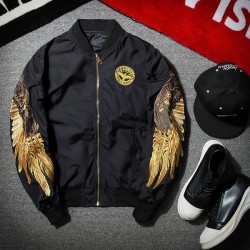Black bomber jacka med broderade gyllene vingar