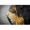 Black bomber jacka med broderade gyllene vingar