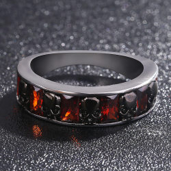 Kristallröd retro gotisk ring med skallar - unisex