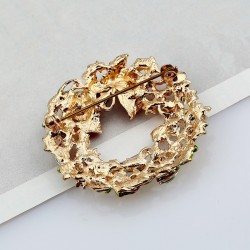 Christmas mistletoe wreath - broochBrooches